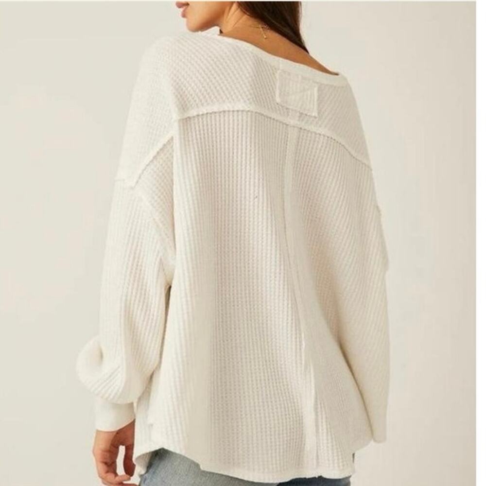 We the Free FREE PEOPLE White  Coraline Thermal Knit Top Oversized Top Women’s M - Picture 2 of 10